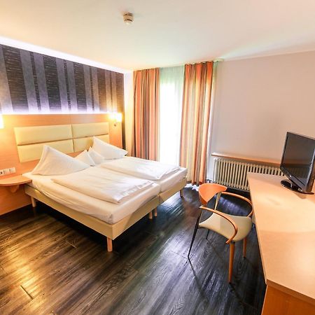 Plaza Inn Stuttgart-Ditzingen Zewnętrze zdjęcie