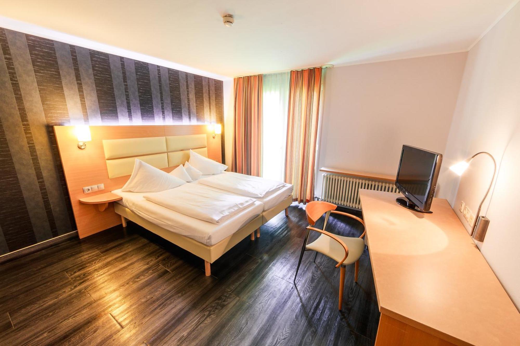 Plaza Inn Stuttgart-Ditzingen Zewnętrze zdjęcie
