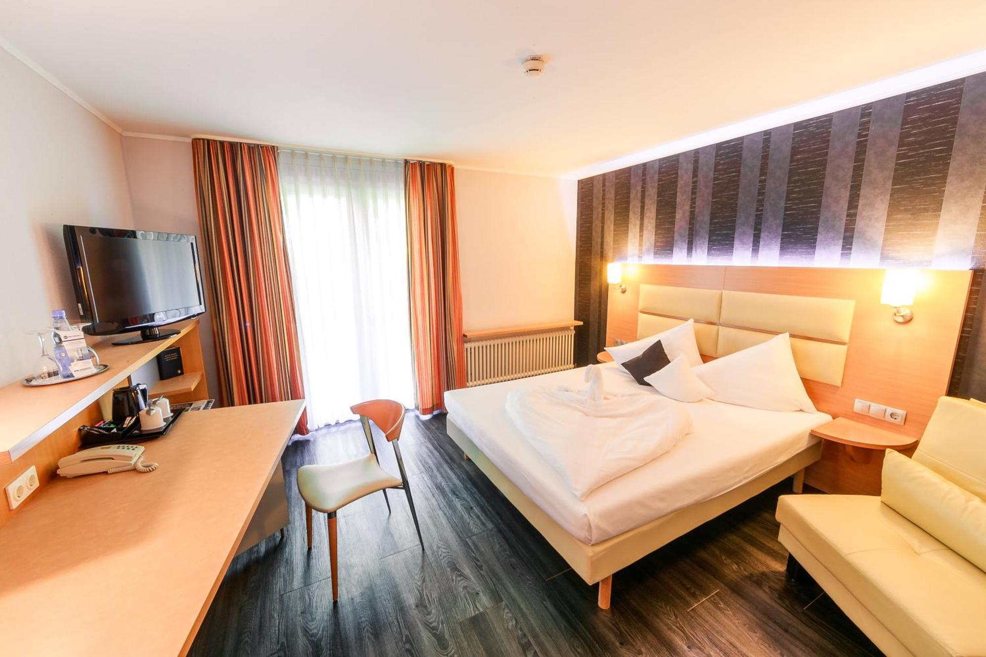 Plaza Inn Stuttgart-Ditzingen Zewnętrze zdjęcie