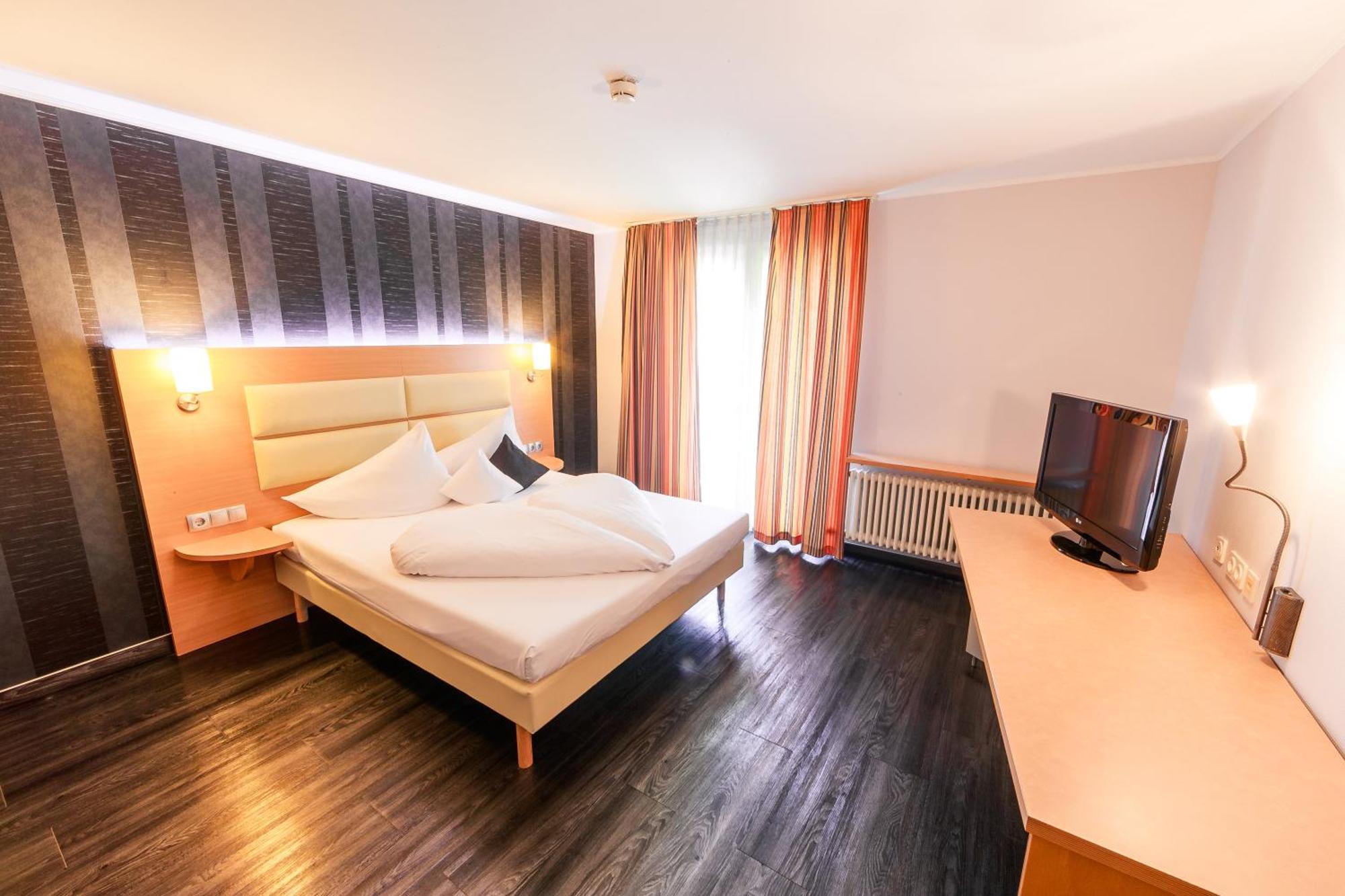 Plaza Inn Stuttgart-Ditzingen Zewnętrze zdjęcie